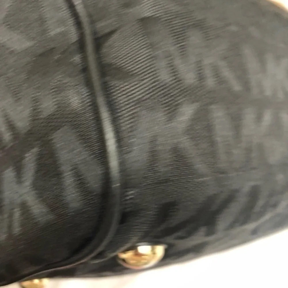 Michael kors black signature mk barrel bag